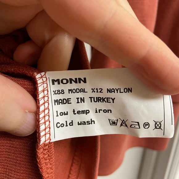 Monn Top - Picture 3 of 6